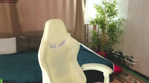 Snapshot of susan__clark chatting on 05-20-26, 01:56 Annie online show from 05-20-26, 01:56