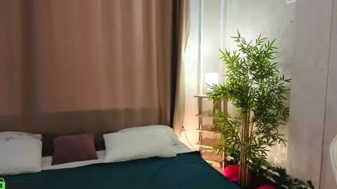 Snapshot of susan__clark chatting on 05-27-26, 01:57 Annie online show from 05-27-26, 01:57