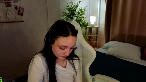 Snapshot of susan__clark chatting on 05-30-26, 01:46 Annie online show from 05-30-26, 01:46