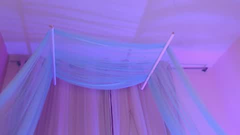 Snapshot of susan_bluee chatting on 10-29-25, 05:20 Susan online show from 10-29-25, 05:20