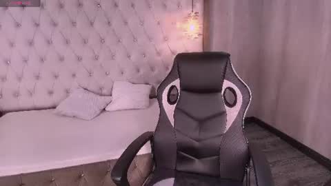 susan_voltaire online show from 06-11-26, 11:19