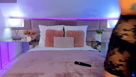 Susan online show from 10-26-25, 01:28