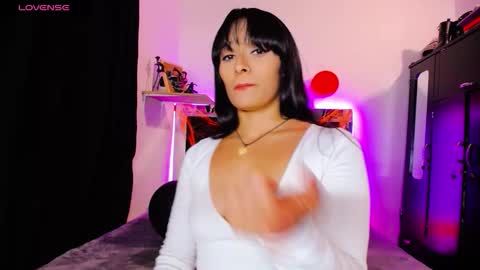 Susanyrosa online show from 10-22-25, 11:26