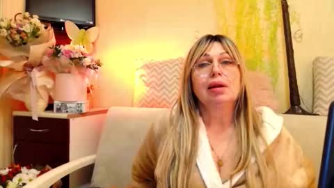 SusiexNoreen online show from 04-22-26, 02:18