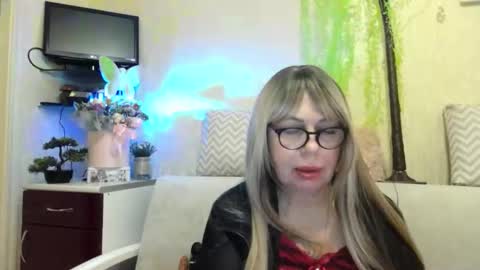 Snapshot of susiexnoreen chatting on 05-04-26, 11:56 SusiexNoreen online show from 05-04-26, 11:56
