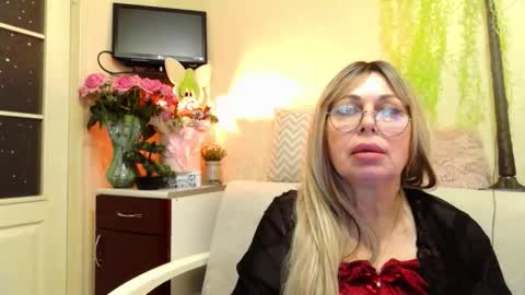 Snapshot of susiexnoreen chatting on 05-11-26, 04:40 SusiexNoreen online show from 05-11-26, 04:40