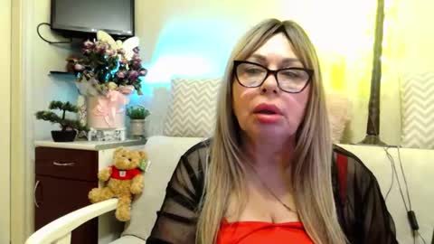 Snapshot of susiexnoreen chatting on 05-25-26, 01:55 SusiexNoreen online show from 05-25-26, 01:55