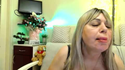 Snapshot of susiexnoreen chatting on 06-05-26, 11:10 SusiexNoreen online show from 06-05-26, 11:10