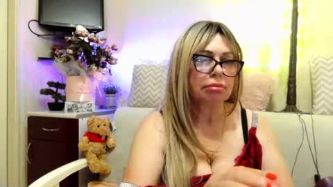 Snapshot of susiexnoreen chatting on 06-12-26, 01:04 SusiexNoreen online show from 06-12-26, 01:04