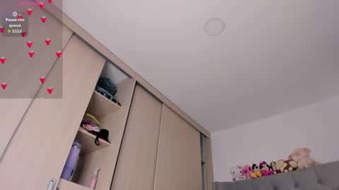 Juliana garcia online show from 04-19-26, 05:34