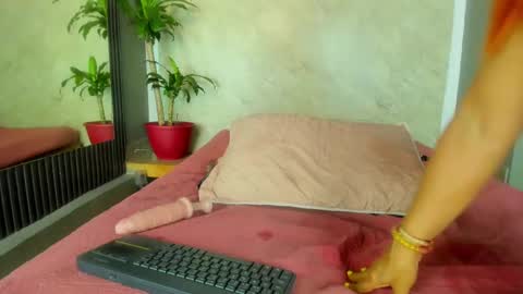 Snapshot of sussanmilf_ chatting on 02-21-25, 05:20 sussanmilf online show from 02-21-25, 05:20