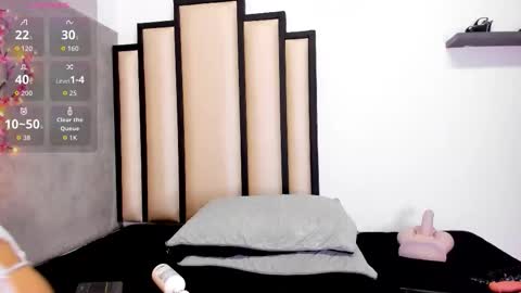 Snapshot of sussanmilf_ chatting on 10-17-25, 10:51 sussanmilf online show from 10-17-25, 10:51