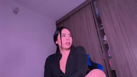 Snapshot of sussidream chatting on 07-17-26, 11:42 Andrea online show from 07-17-26, 11:42