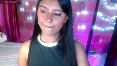 Snapshot of sussy_222 chatting on 02-08-25, 01:22 susy online show from 02-08-25, 01:22