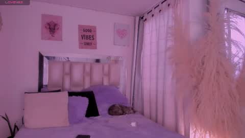 sussy_bell_ online show from 07-27-26, 06:15