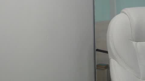 sussy leon online show from 02-13-25, 12:43