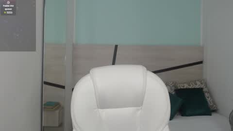 sussy leon online show from 03-10-25, 01:10