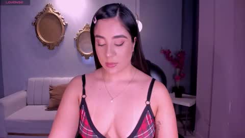 Snapshot of sussybell_ chatting on 02-10-26, 03:43 Sussy Bell online show from 02-10-26, 03:43