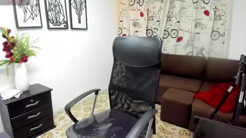 Susy online show from 03-11-25, 07:14