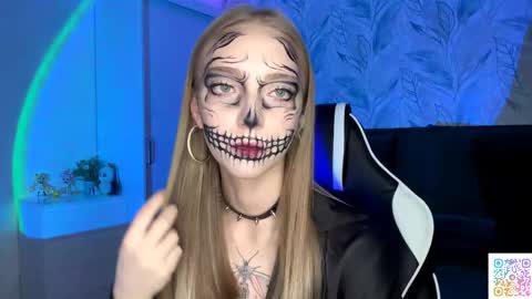 Jessica online show from 10-31-25, 04:19