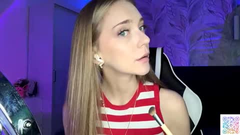 Jessica online show from 11-19-25, 05:13