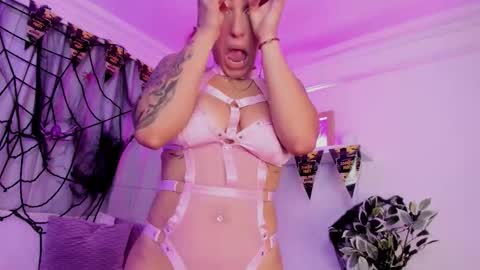 Snapshot of susyy7 chatting on 10-29-25, 07:48 susyy online show from 10-29-25, 07:48