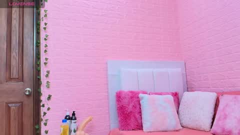 suzan_30 online show from 04-30-26, 08:37