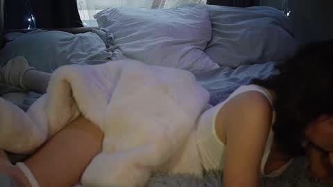 Snapshot of suzannabarmes chatting on 05-27-26, 01:57 Stacy online show from 05-27-26, 01:57