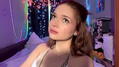 Snapshot of suzannabarmes chatting on 06-07-26, 04:00 Stacy online show from 06-07-26, 04:00