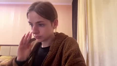 Emila online show from 06-12-26, 11:31