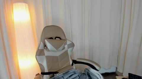 suzu_wolf online show from 10-16-25, 06:36