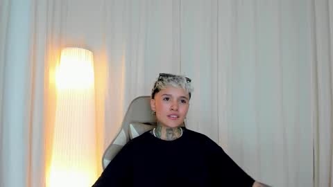 suzu_wolf online show from 10-21-25, 05:19