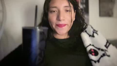 Snapshot of suzyishellawet chatting on 10-27-25, 04:05 Suzy online show from 10-27-25, 04:05