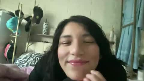 Snapshot of suzyishellawet chatting on 11-15-25, 07:54 Suzy online show from 11-15-25, 07:54