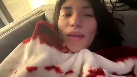 Snapshot of suzyishellawet chatting on 11-18-25, 02:54 Suzy online show from 11-18-25, 02:54