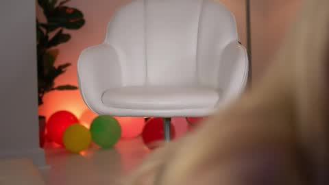 Snapshot of svveetluna chatting on 05-28-26, 03:04 SweetLuna online show from 05-28-26, 03:04