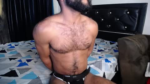 Snapshot of sweatyhairypig1 chatting on 01-08-25, 01:42 joel bliss online show from 01-08-25, 01:42