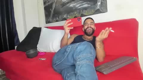 Snapshot of sweatyhairypig1 chatting on 09-13-25, 09:09 joel bliss online show from 09-13-25, 09:09