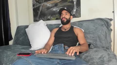 Snapshot of sweatyhairypig1 chatting on 10-05-25, 06:12 joel bliss online show from 10-05-25, 06:12