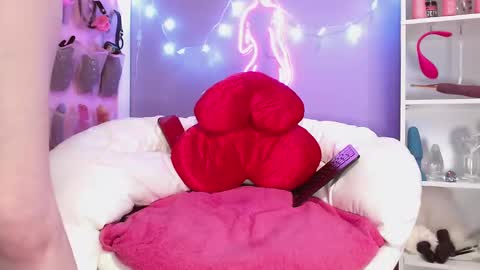 sweeeets85 online show from 11-21-25, 02:27