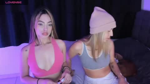 Mariana online show from 04-26-26, 04:10