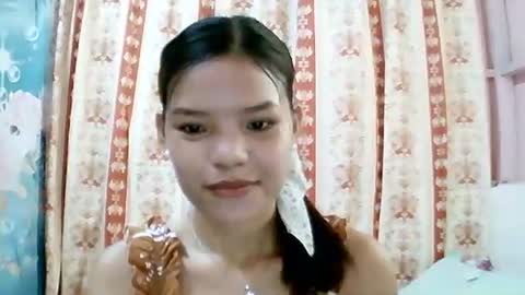 Snapshot of sweet01pinay chatting on 05-08-26, 07:46 sweet01pinay online show from 05-08-26, 07:46