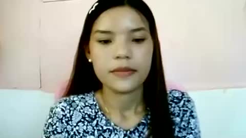 Snapshot of sweet01pinay chatting on 05-20-26, 05:35 sweet01pinay online show from 05-20-26, 05:35