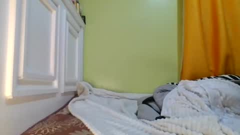 sweet52537 online show from 04-19-26, 06:10