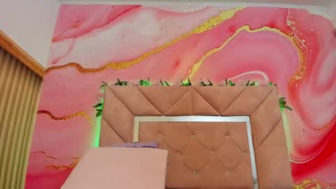 sweet__luna__ online show from 04-24-26, 11:01