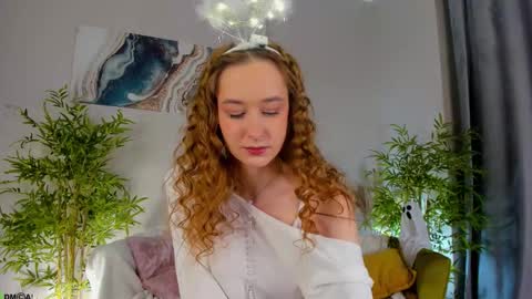 Monica  GTM 3MoTuWeFrSa 500pm-1000pm  online show from 10-31-25, 12:55