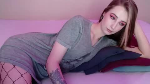 Snapshot of sweet_alica15 chatting on 06-17-26, 06:20 Alice online show from 06-17-26, 06:20