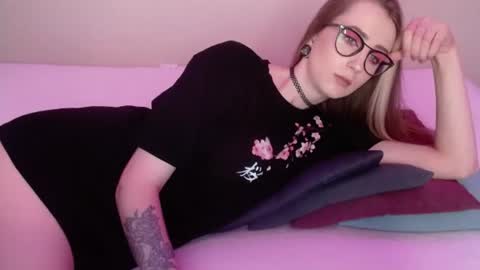 Snapshot of sweet_alica15 chatting on 07-23-26, 06:50 Alice online show from 07-23-26, 06:50