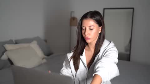 Dorothea online show from 10-31-25, 09:49