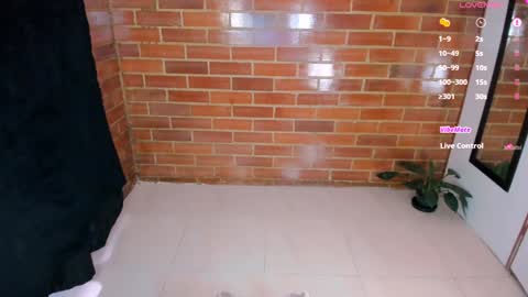 Snapshot of sweet_angel2001 chatting on 02-08-25, 02:27 Stephanie online show from 02-08-25, 02:27